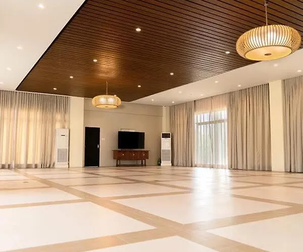 Staycation Lakefront Acacia *